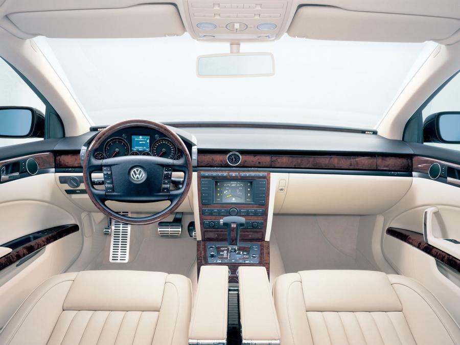  Volkswagen Phaeton W12 2002 года  (фото 7 из 8)